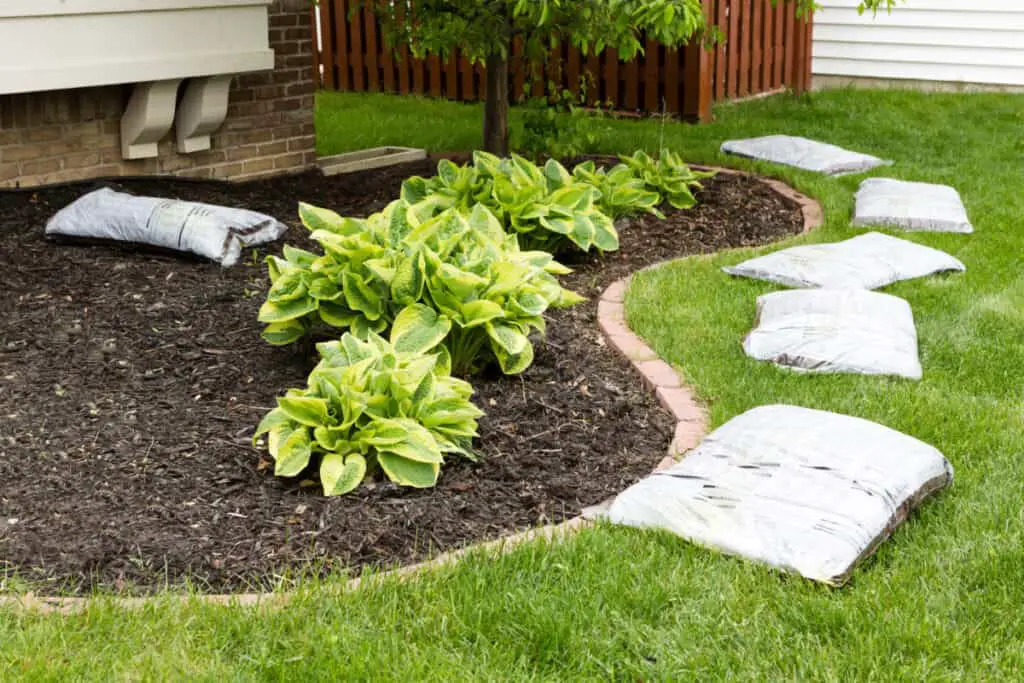 How to Keep Mulch from Washing Away? A Stepbystep Guide BackYardWay